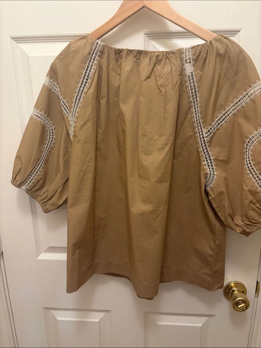LOFT Tan Peasant Blouse with White Embroidery NWOT size L A075